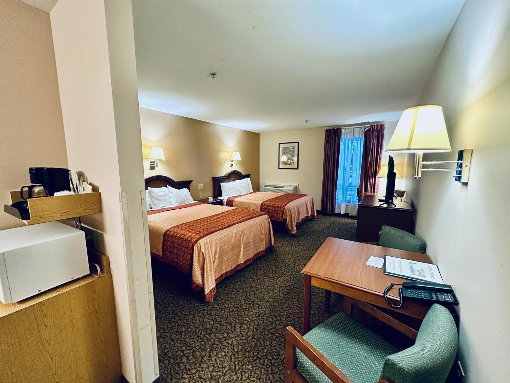 Ivey'S Motor Lodge Houlton Exterior photo