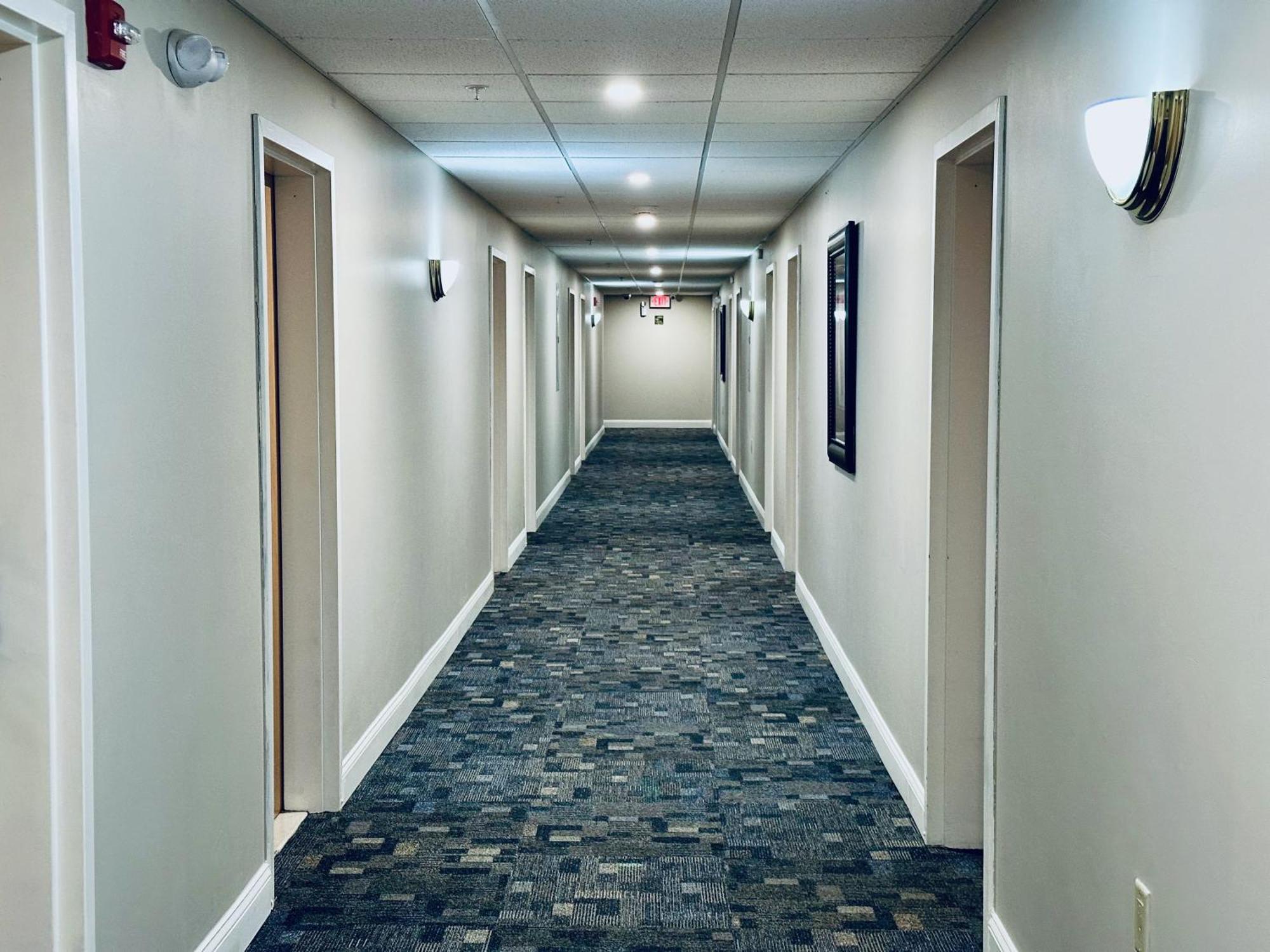Ivey'S Motor Lodge Houlton Exterior photo