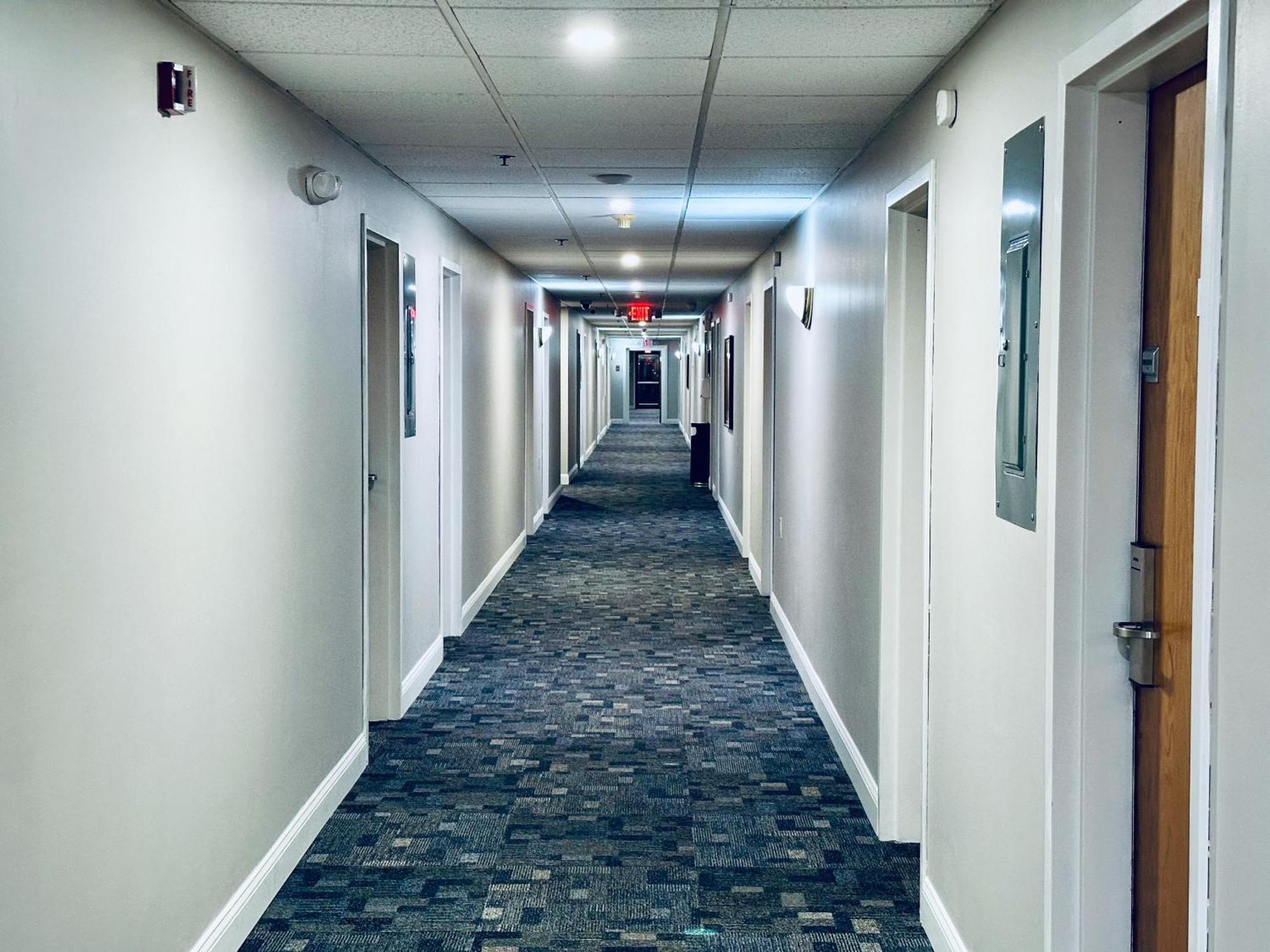 Ivey'S Motor Lodge Houlton Exterior photo